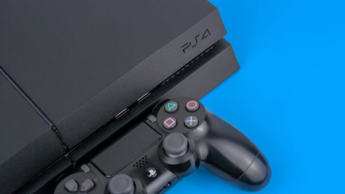 ۱. چرا باید PS4 را به لپ‌ تاپ وصل کنیم؟