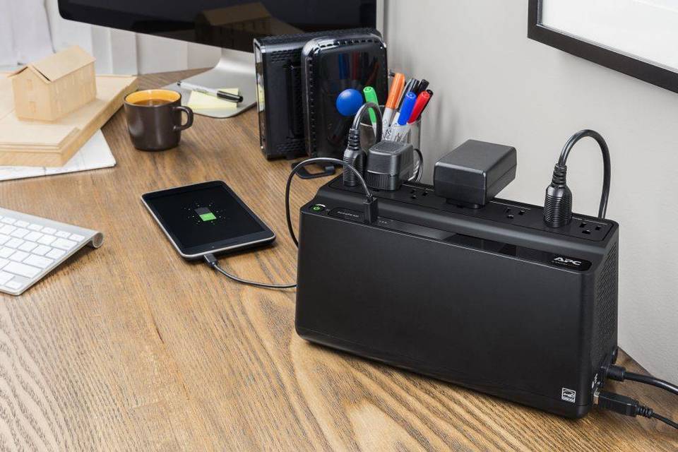 تفاوت های کلیدی بین یو پی اس آنلاین و آفلاین