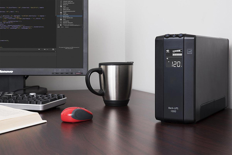 یو پی اس چیست و چرا به آن نیاز داریم؟